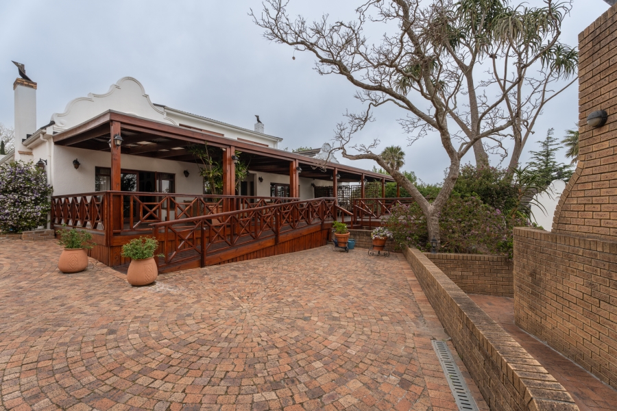 Commercial Property for Sale in The Links Western Cape